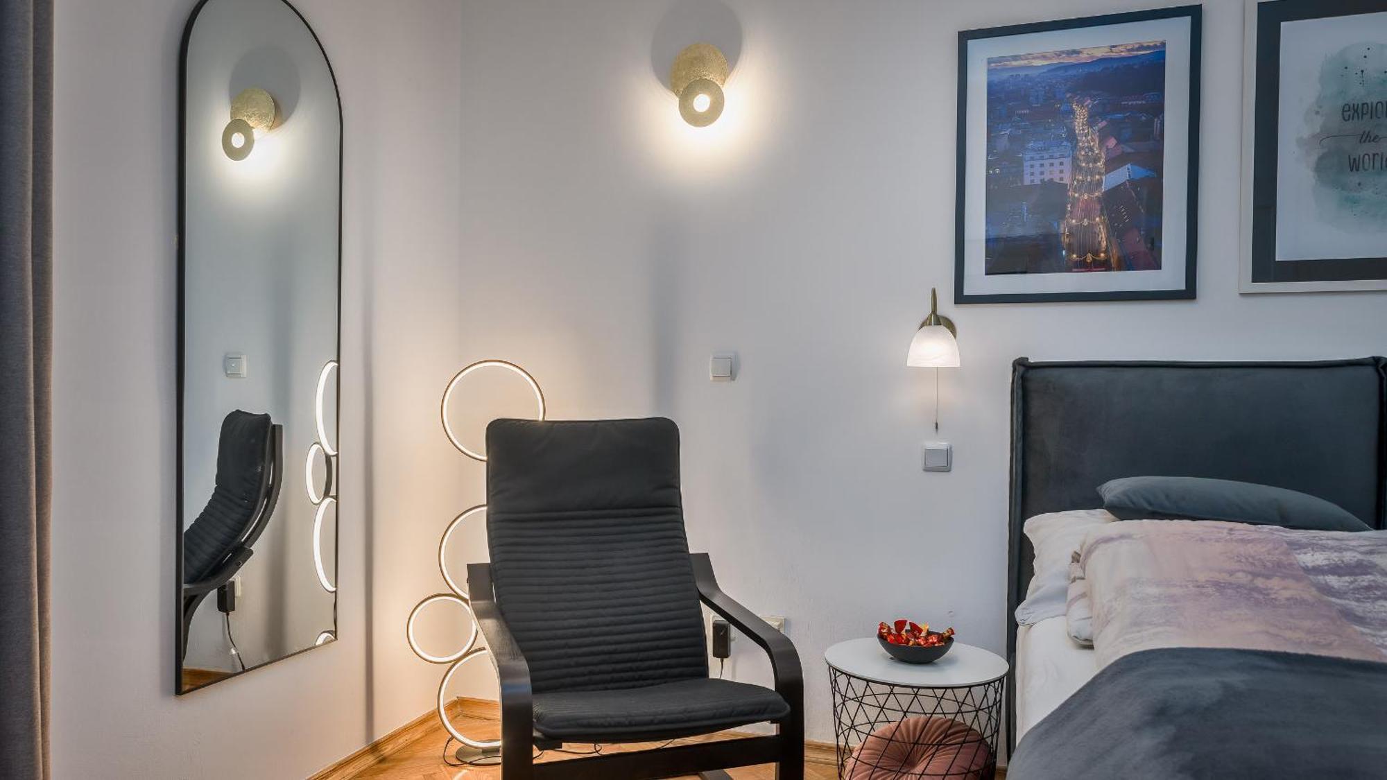 Iva'S Central Apartment Загреб Екстер'єр фото